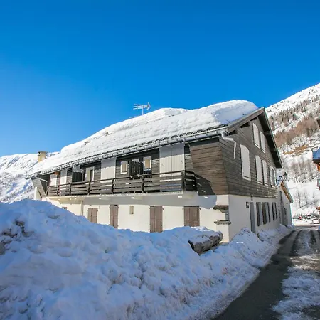 Igloo 3 In-ski Out - Happy