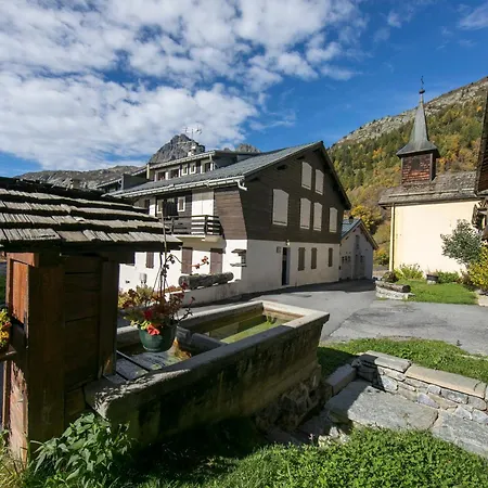 Igloo 3 In-ski Out - Happy