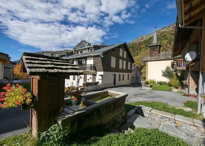 Igloo 3 In-ski Out - Happy